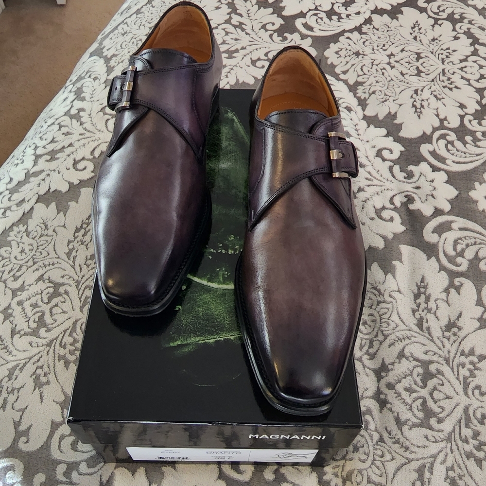 Mens shoes size 7 - 39F Magnanni style 21207 color Grafito (brown) used like new
